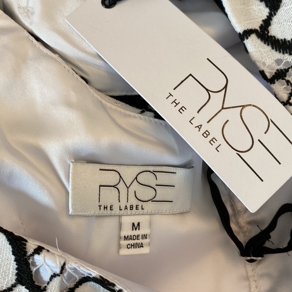 Lulu’s Ryse the Label Addison Black and White Lace Cutout Dress size medium - Picture 8 of 10